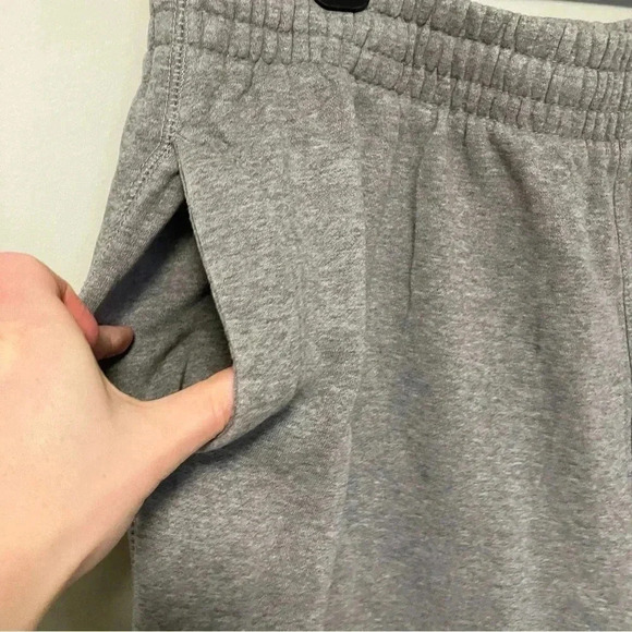Nike grey  sweatpants - Picture 3 of 5